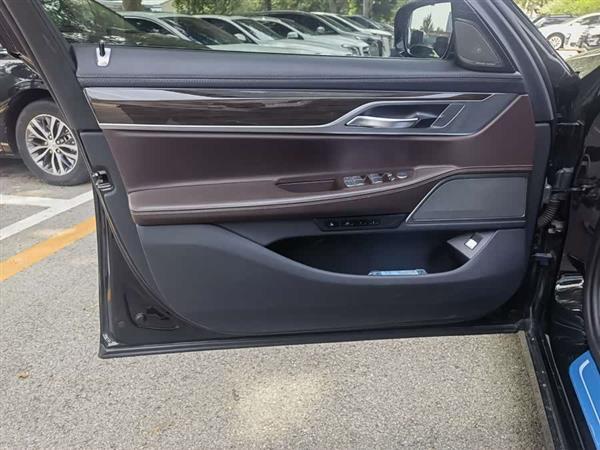 7ϵ 2021 730Li װ