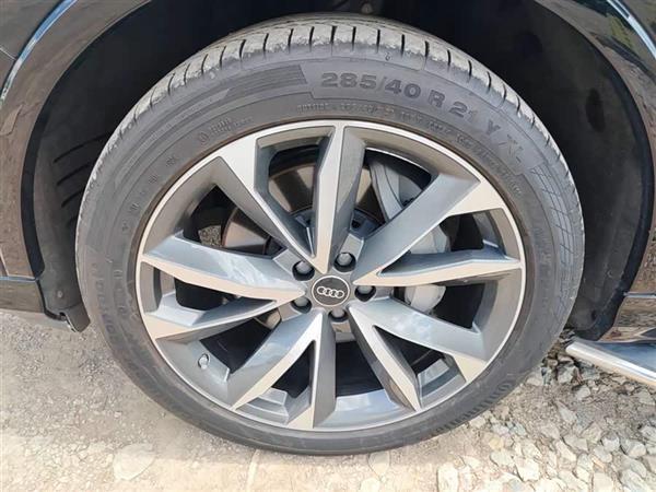 µQ7 2023 55 TFSI quattro S line˶