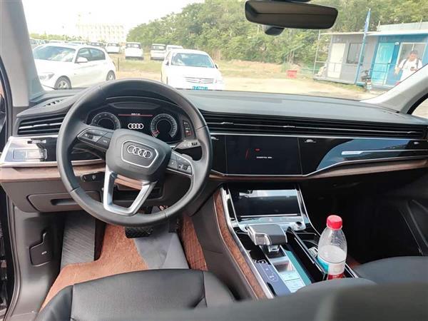 µQ7 2023 55 TFSI quattro S line˶