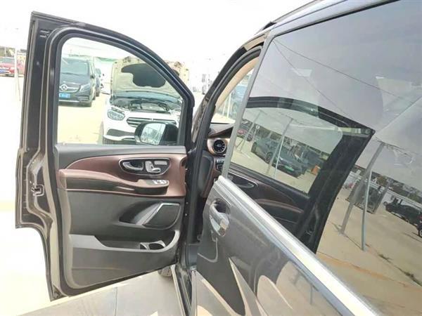V 2022 V 260 L 