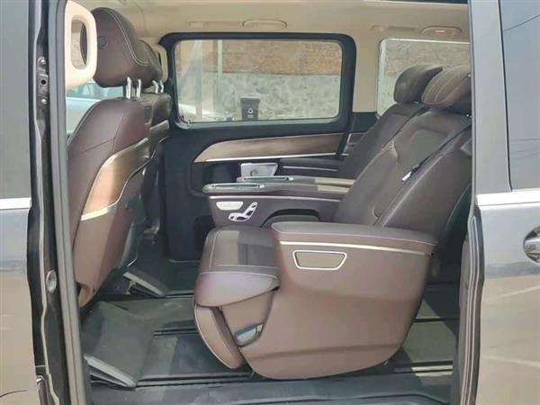 V 2022 V 260 L 