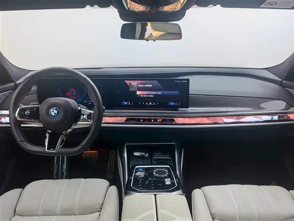 i7 2023 xDrive60L M˶װ