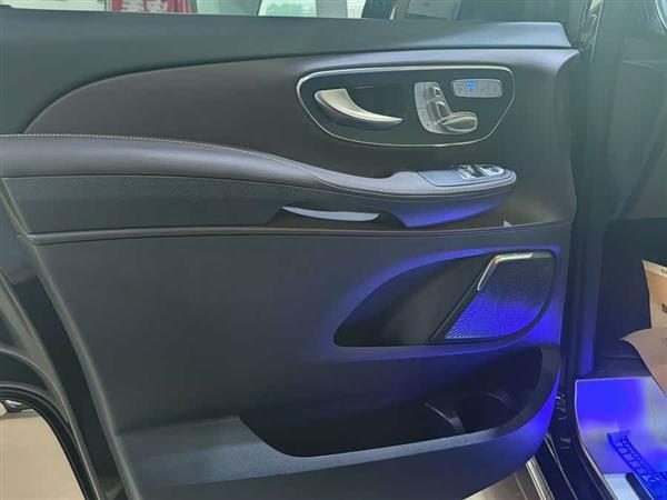 V 2024 V 300 L 
