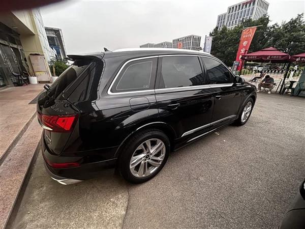 µQ7 2023 45 TFSI quattro S line˶