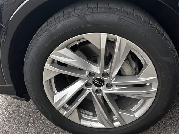 µQ7 2023 45 TFSI quattro S line˶