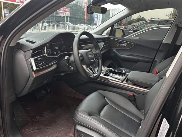 µQ7 2023 45 TFSI quattro S line˶