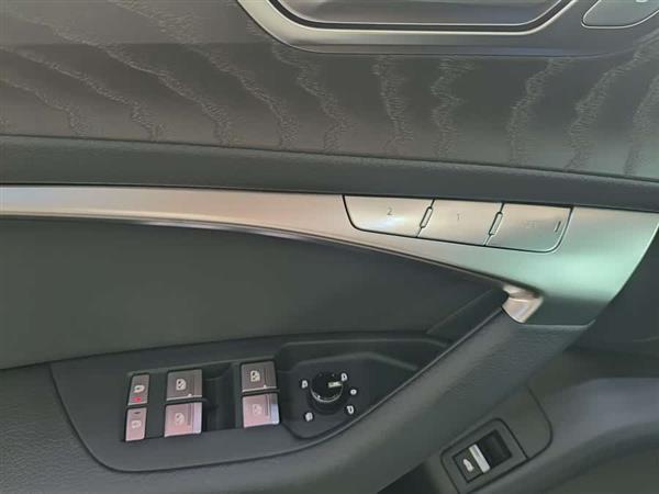 µA6L 2025 45 TFSI quattro ѡ