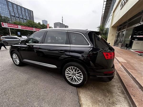 µQ7 2018 45 TFSI S line˶