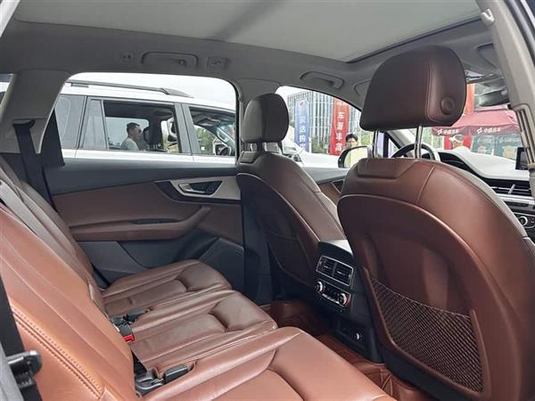 µQ7 2018 45 TFSI S line˶