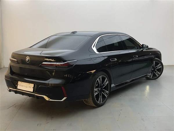7ϵ 2023 740Li  M˶װ