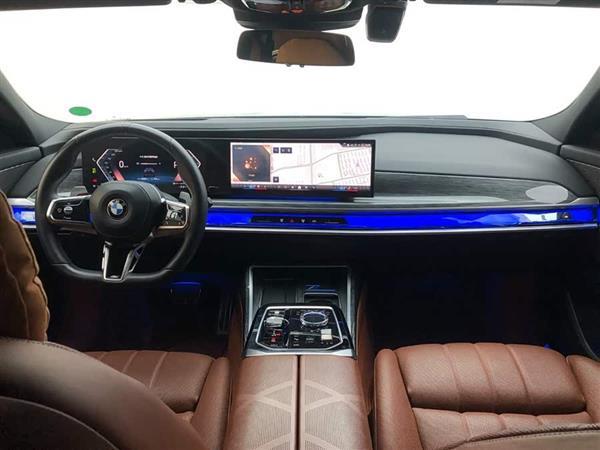7ϵ 2023 740Li  M˶װ