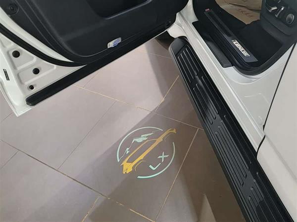 ׿˹LX 2025 700h 