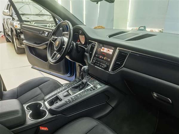 Macan 2017  Macan 2.0T