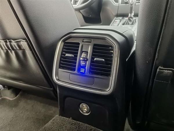 Macan 2017  Macan 2.0T