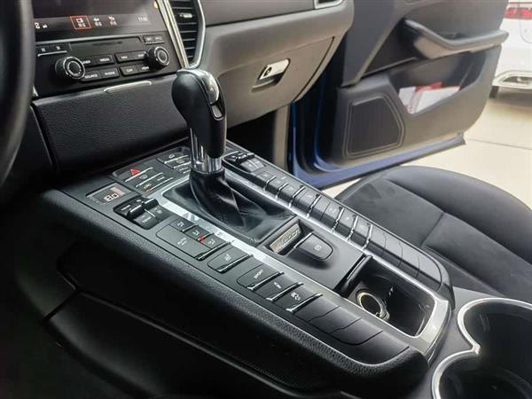 Macan 2017  Macan 2.0T