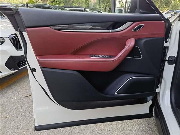 Levante 2018 3.0T ׼