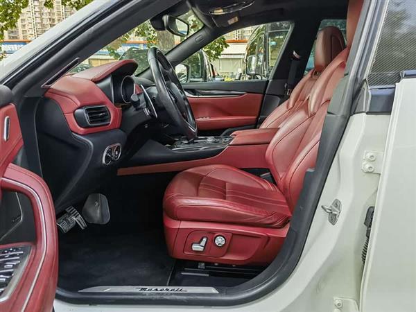 Levante 2018 3.0T ׼