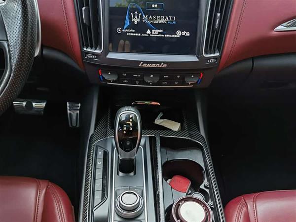 Levante 2018 3.0T ׼