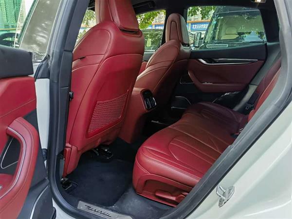 Levante 2018 3.0T ׼