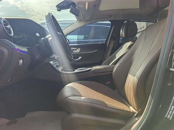 E 2022 Ŀ E 300 L 