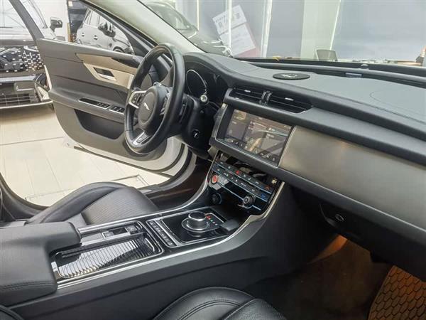 ݱXF 2018 XF Sportbrake 2.0T 250PS 绪