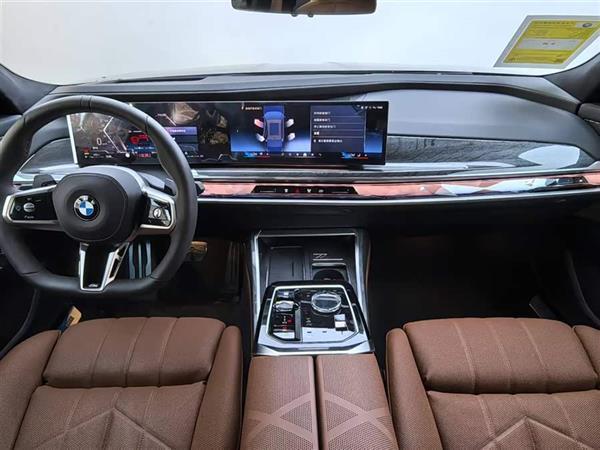 7ϵ 2023 740Li  M˶װ