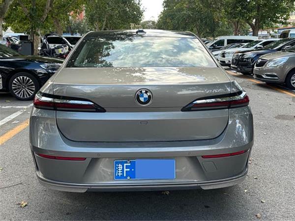 7ϵ 2023 740Li  װ