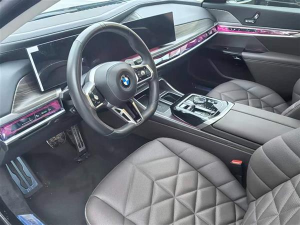 7ϵ 2023 735Li M˶װ