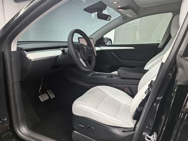 Model Y 2022 