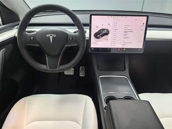 Model Y 2022 