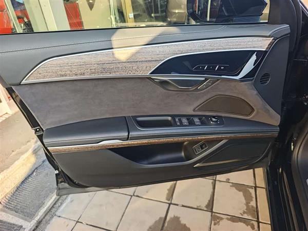 µA8 2024 A8L 55 TFSI quattro 콢