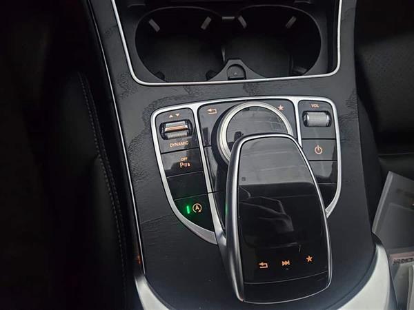 C() 2017 Ŀ C 200 4MATIC нγ