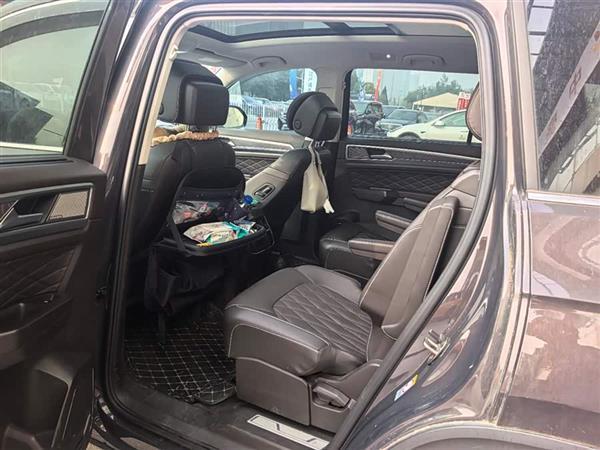 ; 2019 380TSI 콢 VI