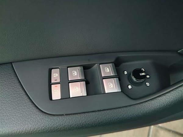 µA6L 2024 45 TFSI quattro ѡ