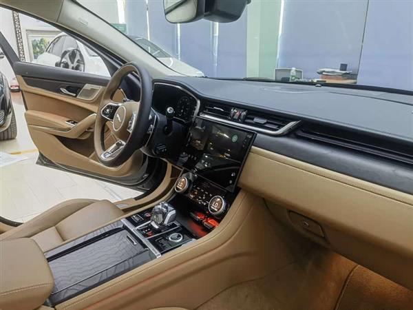 ݱXFL 2025 2.0T P250 