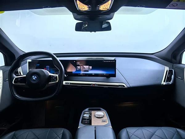 ����iX 2022�� xDrive50