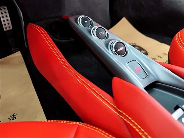 ������F8 2019�� Tributo 3.9T V8