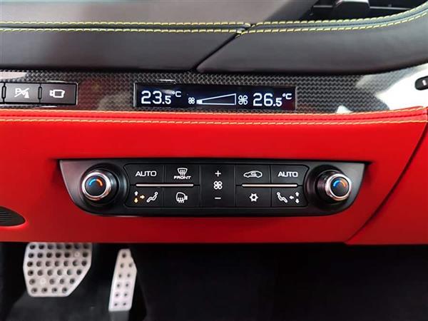 ������F8 2019�� Tributo 3.9T V8