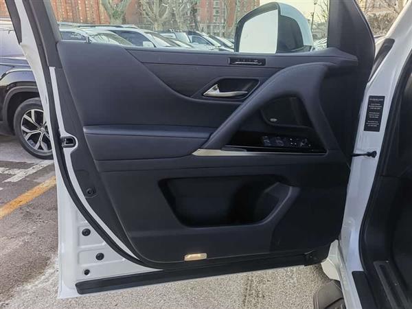 �׿���˹LX 2023�� 600 �����