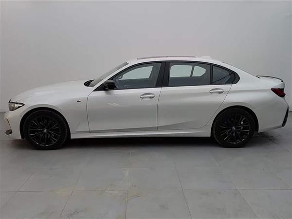 ����3ϵ 2024�� 325Li M�˶���ҹ��װ