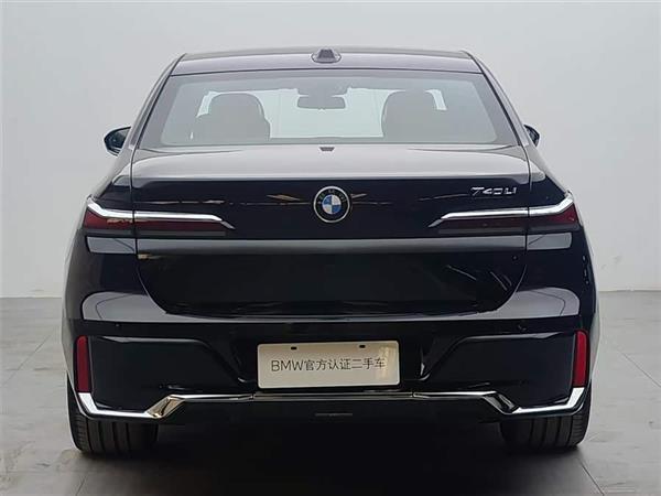 ����7ϵ 2023�� 740Li ������ M�˶���װ