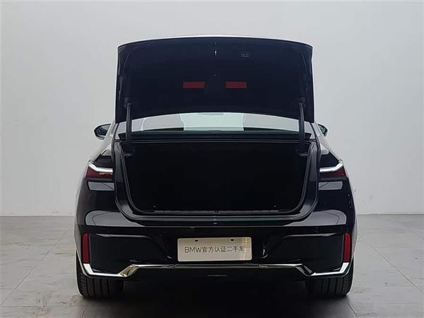 ����7ϵ 2023�� 740Li ������ M�˶���װ