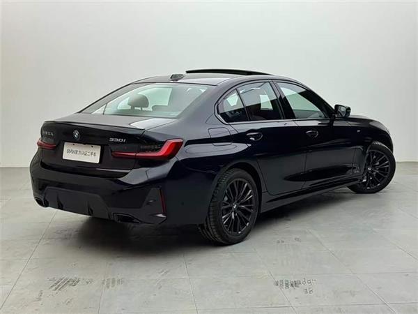 ����3ϵ 2023�� 330i M�˶���ҹ��װ
