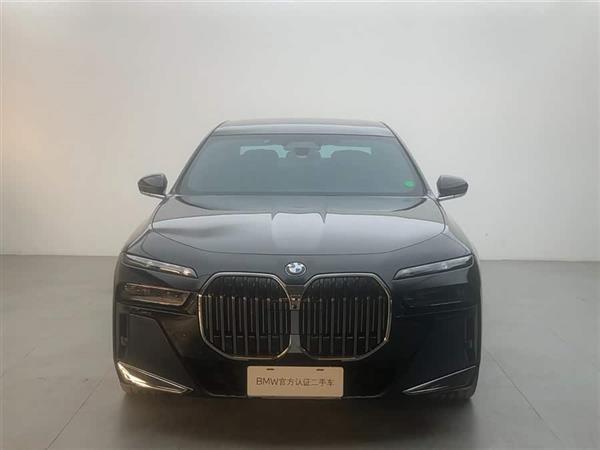 ����7ϵ 2023�� 740Li ������ M�˶���װ