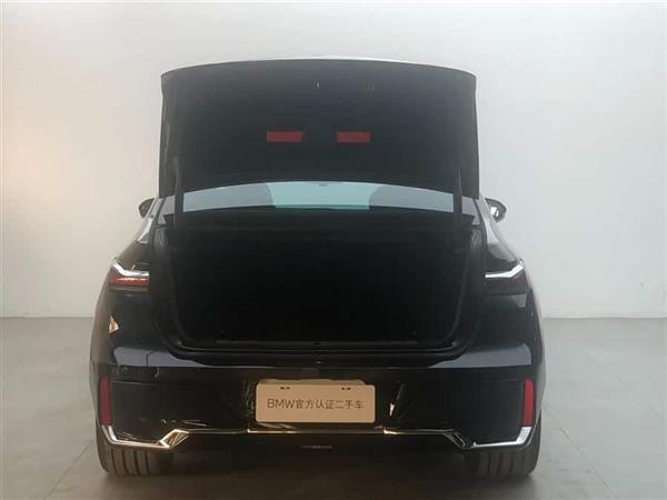 ����7ϵ 2023�� 740Li ������ M�˶���װ