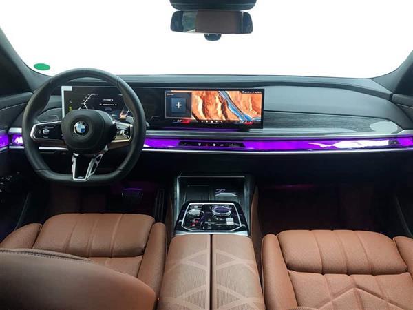 ����7ϵ 2023�� 740Li ������ M�˶���װ