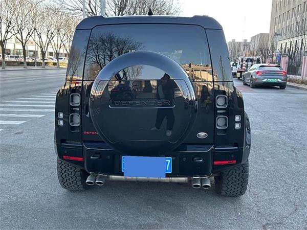 ·����ʿ 2024�� 110 5.0T V8