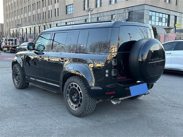 ·����ʿ 2024�� 110 5.0T V8