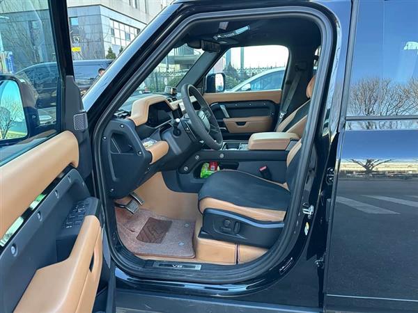 ·����ʿ 2024�� 110 5.0T V8