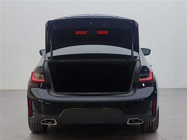 ����3ϵ 2024�� 325Li M�˶���װ